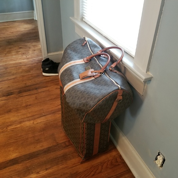 Michael Kor  Authentic 💥💥 - Picture 7 of 8